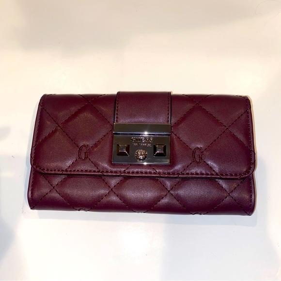New Purple Plum GUESS Wallet NWT Clutch Card Holder Cydney SLG L8474238 Quilted - Picture 2 of 5